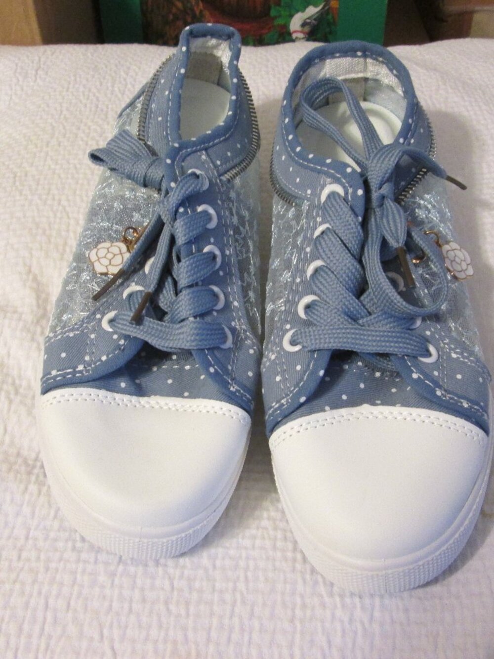 NWOB Light Blue Women's Lace &Polka Dot Sneakers Size 37 (6.5)